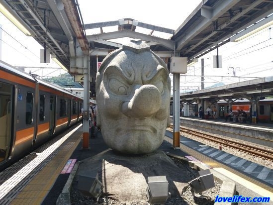 Một nhà ga ở trên con đường đến ga Akita
